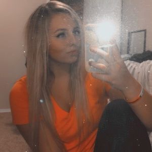 Meet your Posher, Mikhala